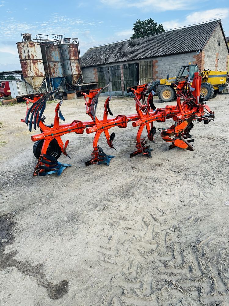 Pług obrotowy Kuhn  Master 4 skibowy
