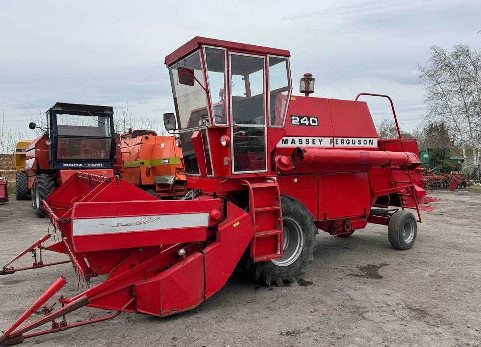 Свіжопривезений комбайн massey ferguson 240 206 claas,john deere