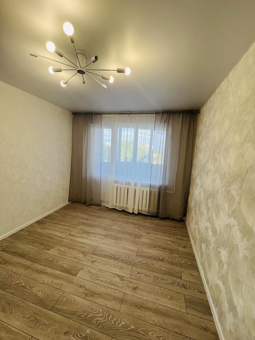 3 кімнатна квартира ДНС біля базара