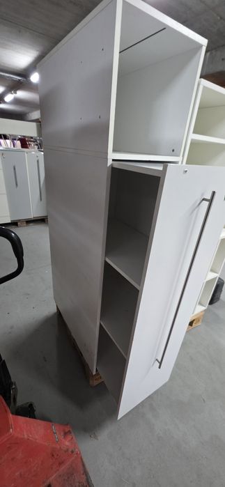 Szafki biurowe  magazynowe z wysuwem  cargo  solidne stan b.dobry