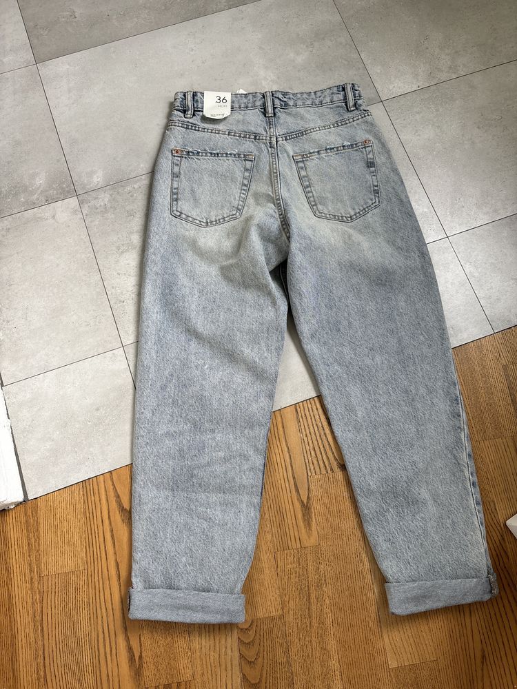 Nowe mom jeans Reserved z rozdarciami jasnoszare 36 S cropped jeans