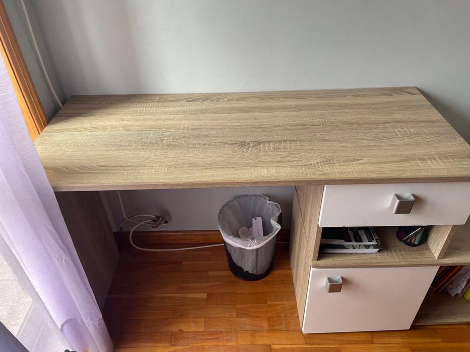 Secretaria como nova