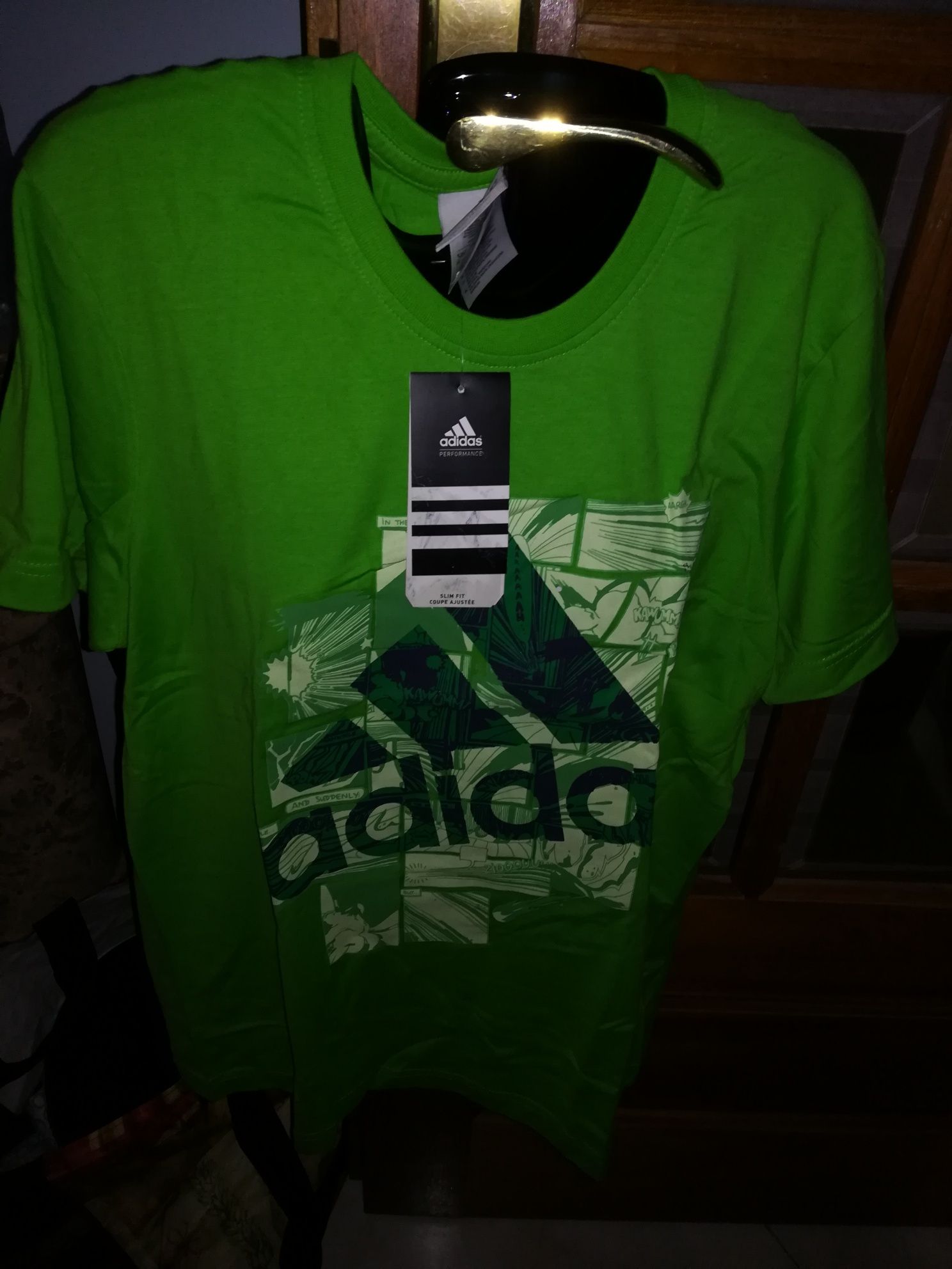 Capa chuva L/XL Frekvens IKEA. /T-shirt Adidas, Tam. S