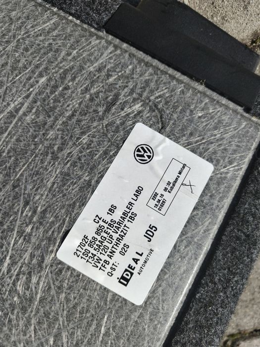 Podłoga, wykładzina bagażnika volkswagen up