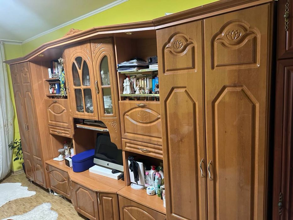 Продам шафу і вітрину