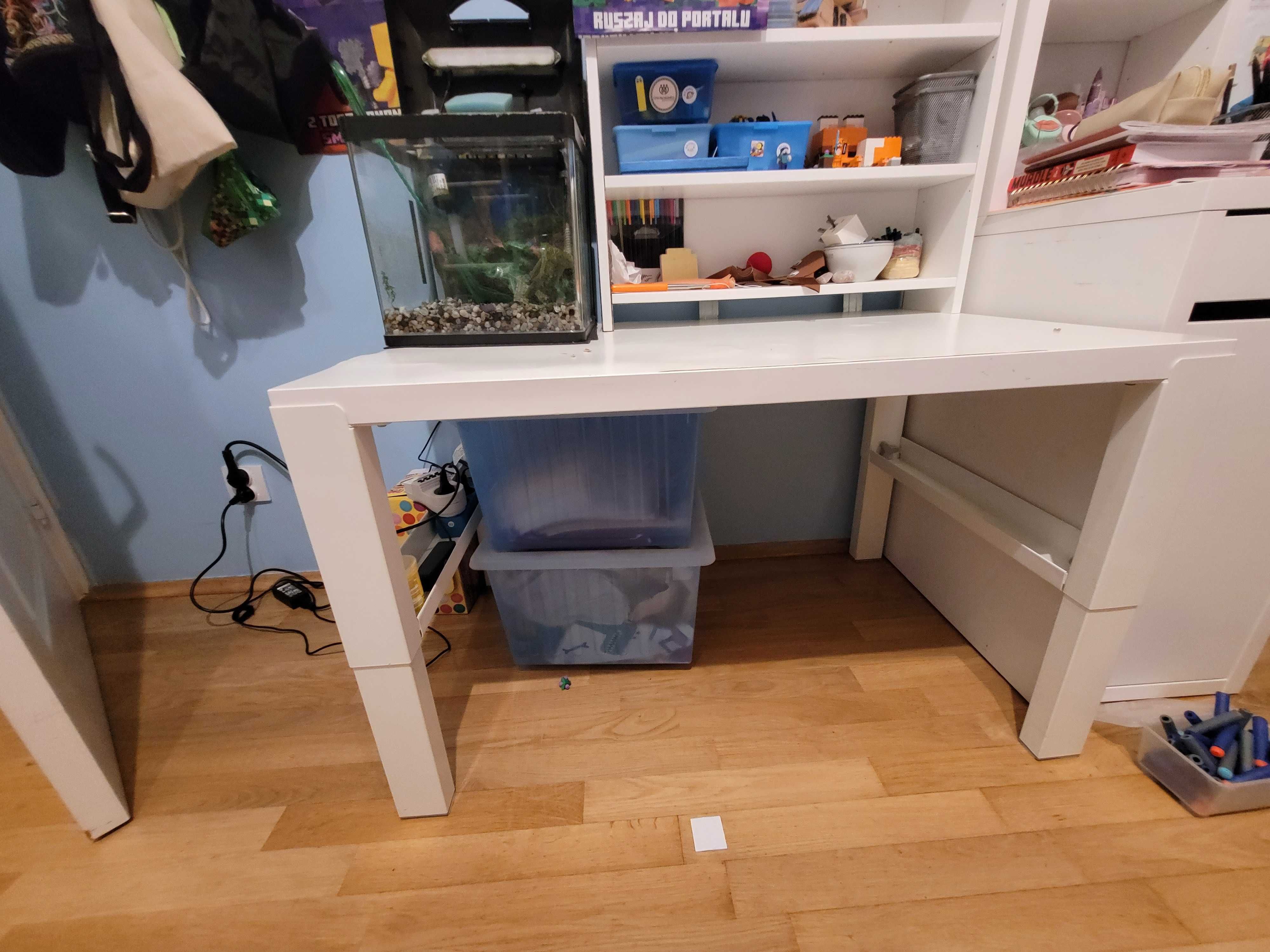 Białe biurko dziecięce Ikea PÅHL z nadstawką, wypaczony blat