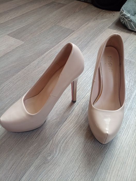 Туфлі лабутени на каблуку