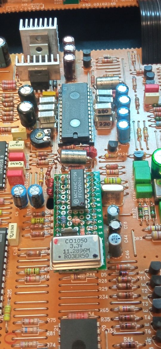 Reclock NOS z precyzyjnym generatorem 11,2896 MHz do CD