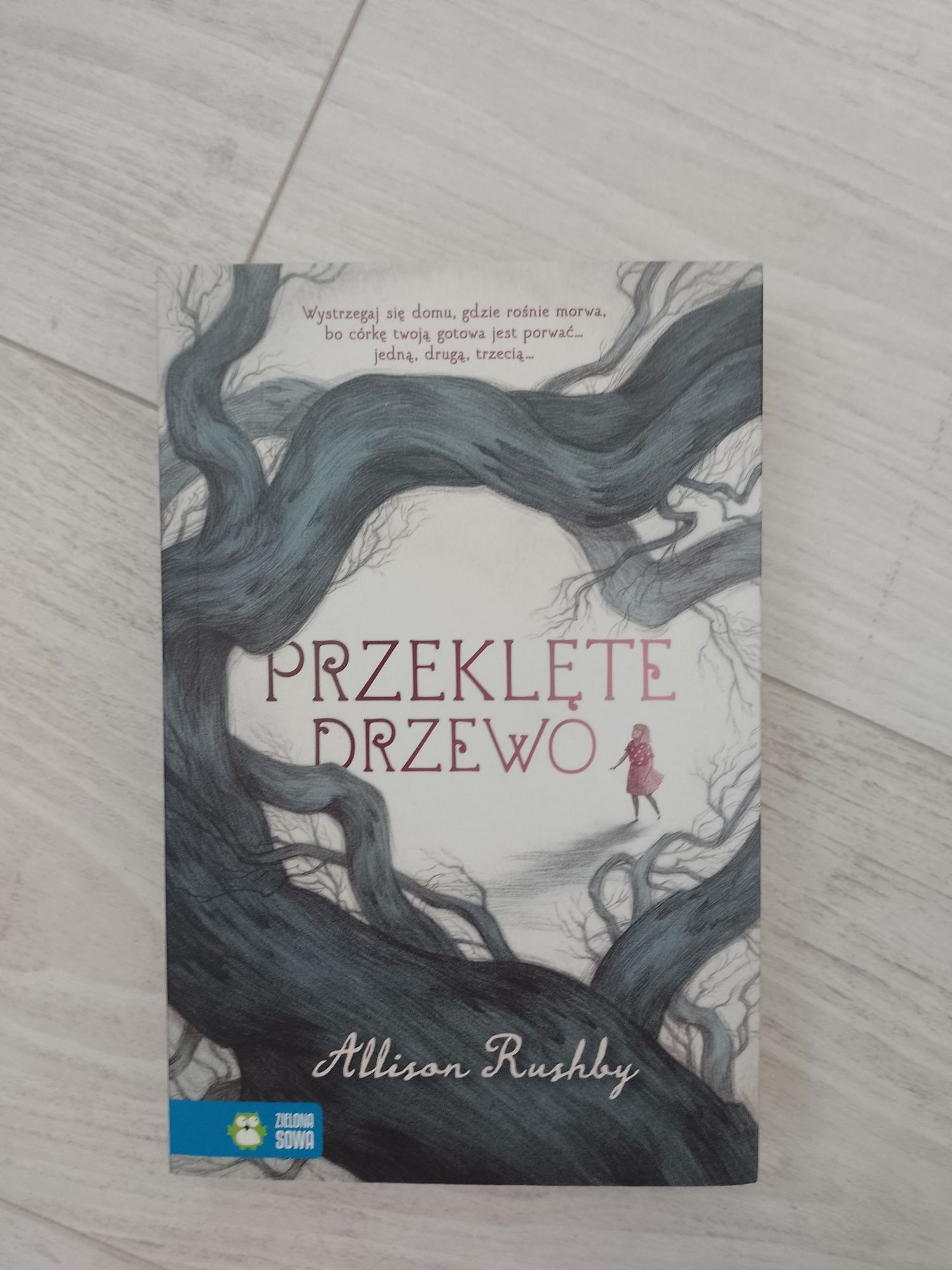 Książka „Przeklęte drzewo"