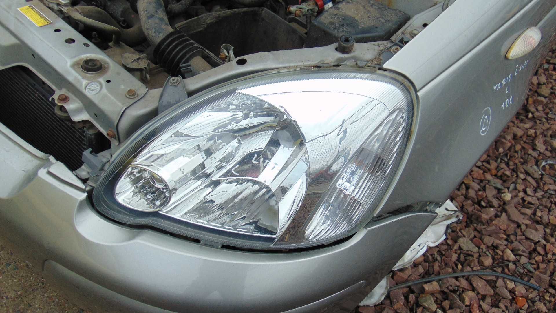 Lut4 Lampa lewa przednia toyota yaris 1 lift EU org. wysyłka