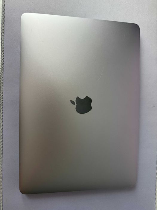 MacBook Pro 13" A2289 i5 / 16GB RAM / 256GB SSD – stan dobry