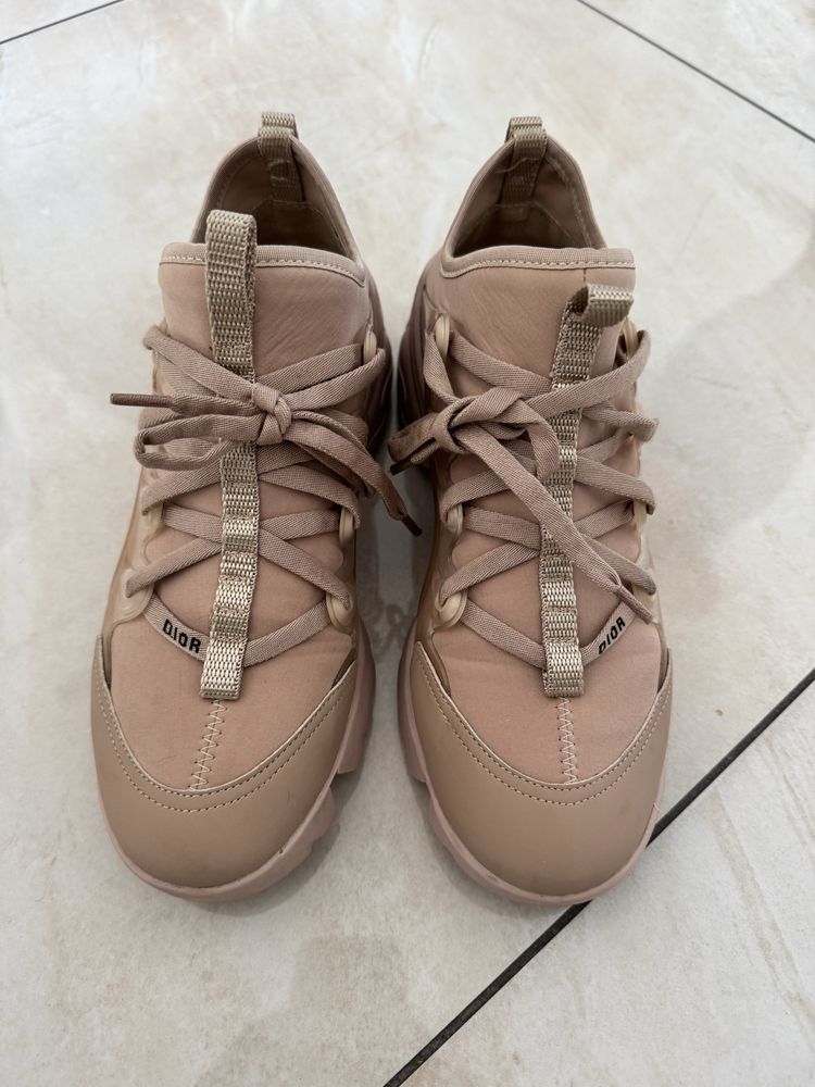 Dior Buty sportowe D-Connect sneakersy nude beżowe