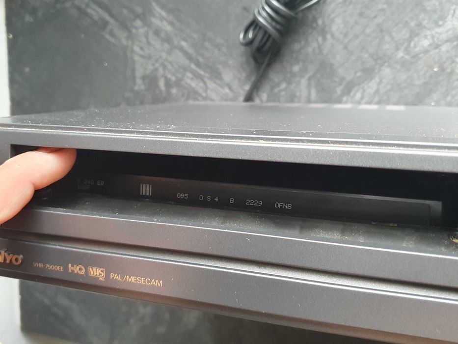 Japonski TV video DVD Magnetovid Sanyo VHR-7500EE