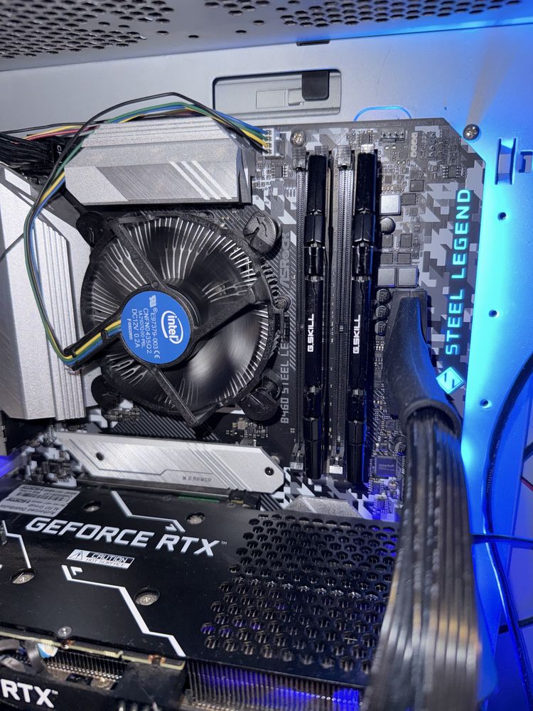Komputer gamingowy i5-10400F RTX 3060 16GB RAM Monitor 27” + RGB