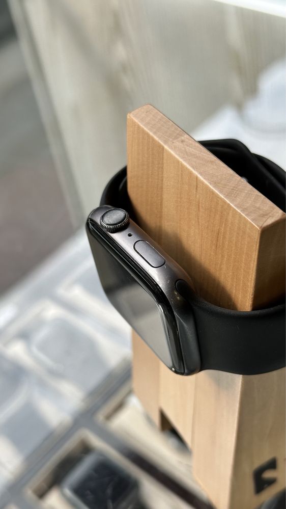 Apple Watch 4 44mm Space Gray QFSZ магазин/гарантія/годинник