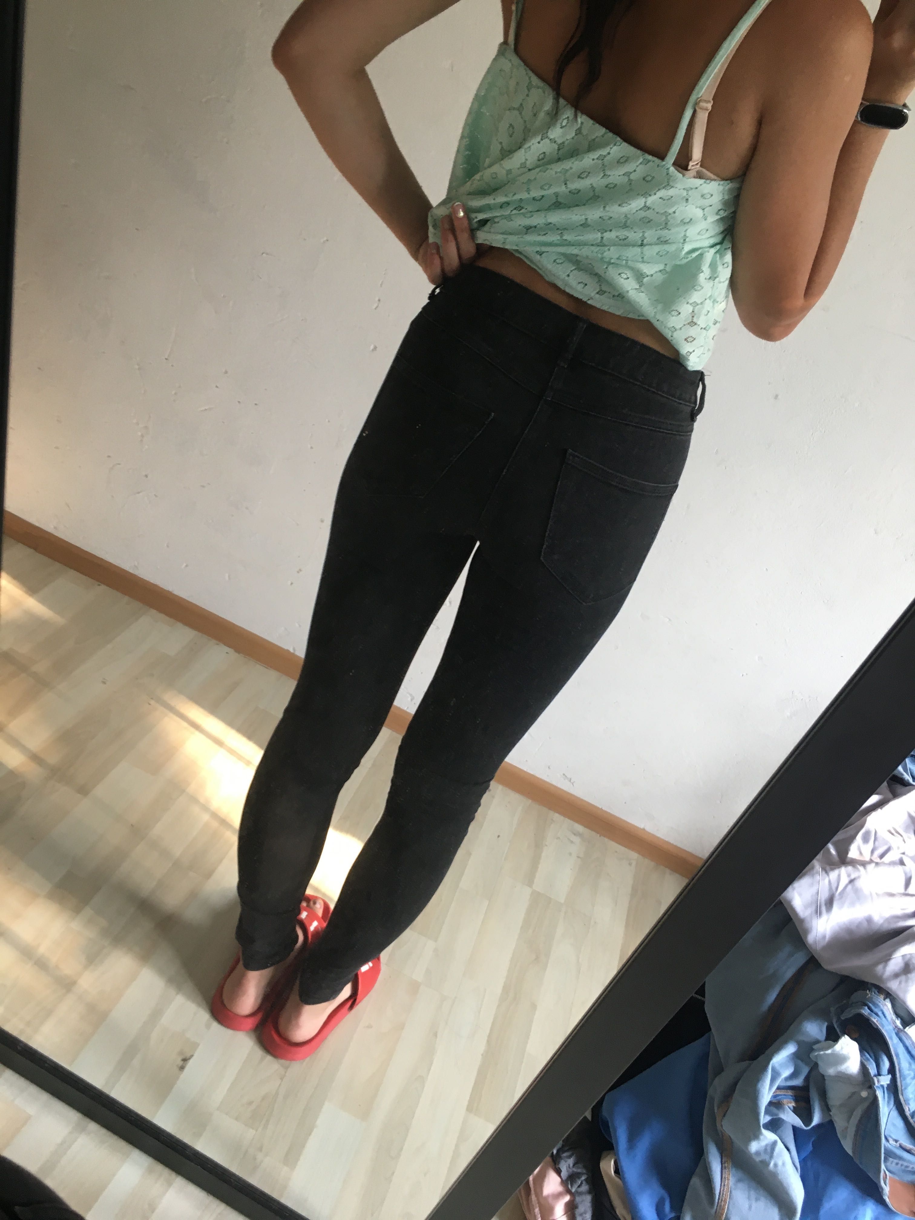 Czarne rurki dopasowane skinny spodnie dopasowane z wysokim stanem