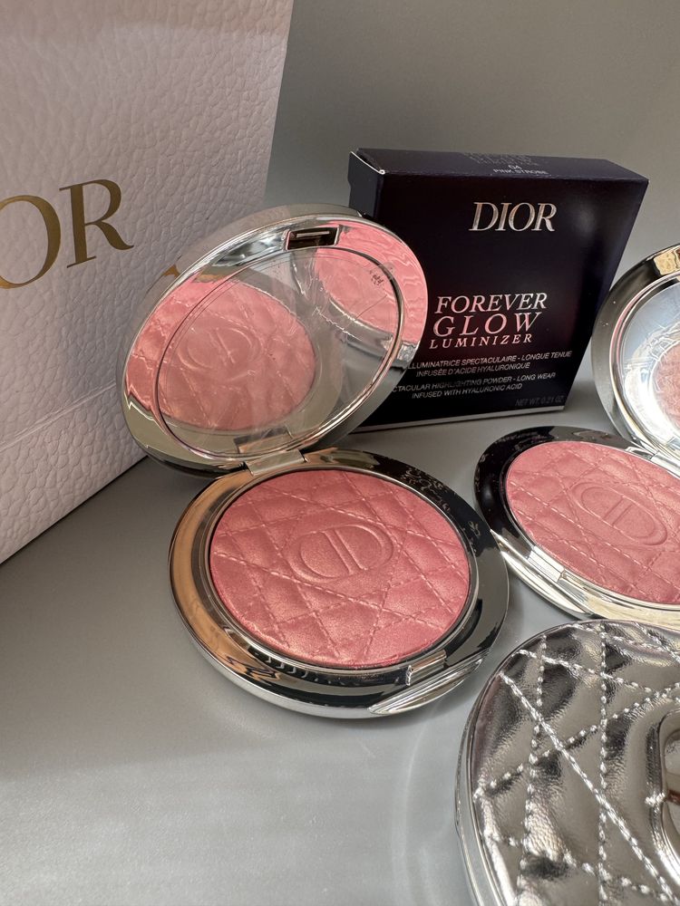 Хайлайтер Dior  forever glow luminizer 04 pink strobe