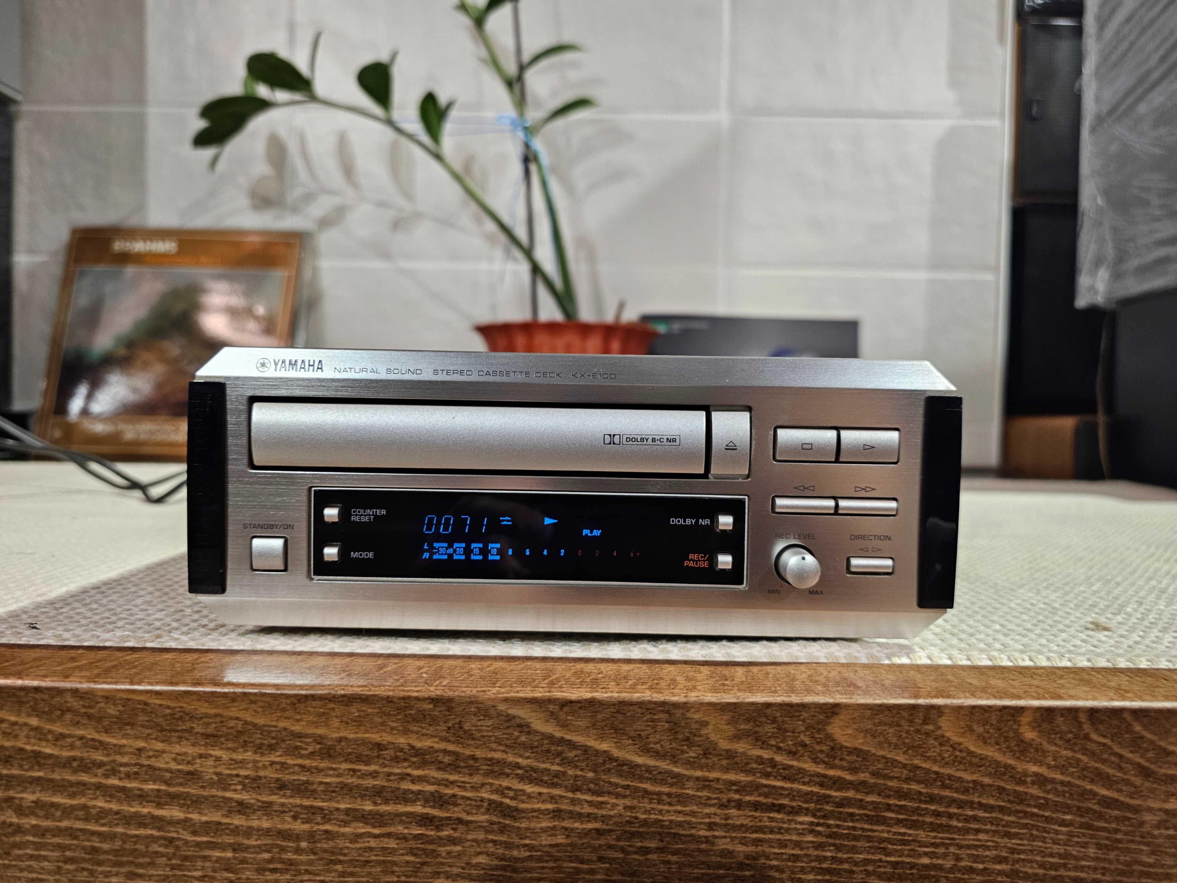 Касетна дека Yamaha KX-E100