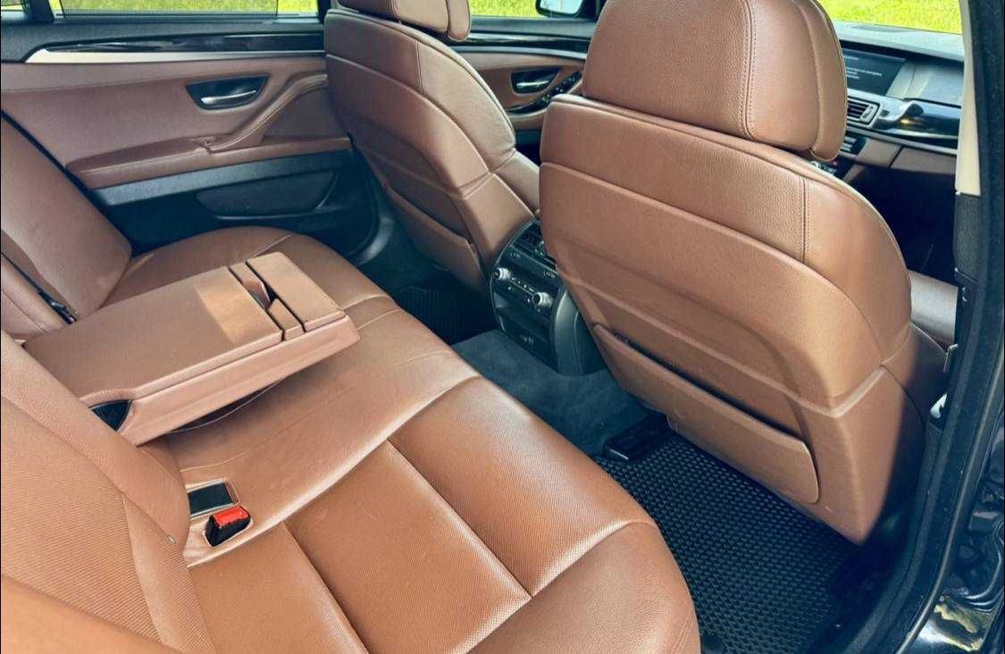BMW 550i 2011 рік