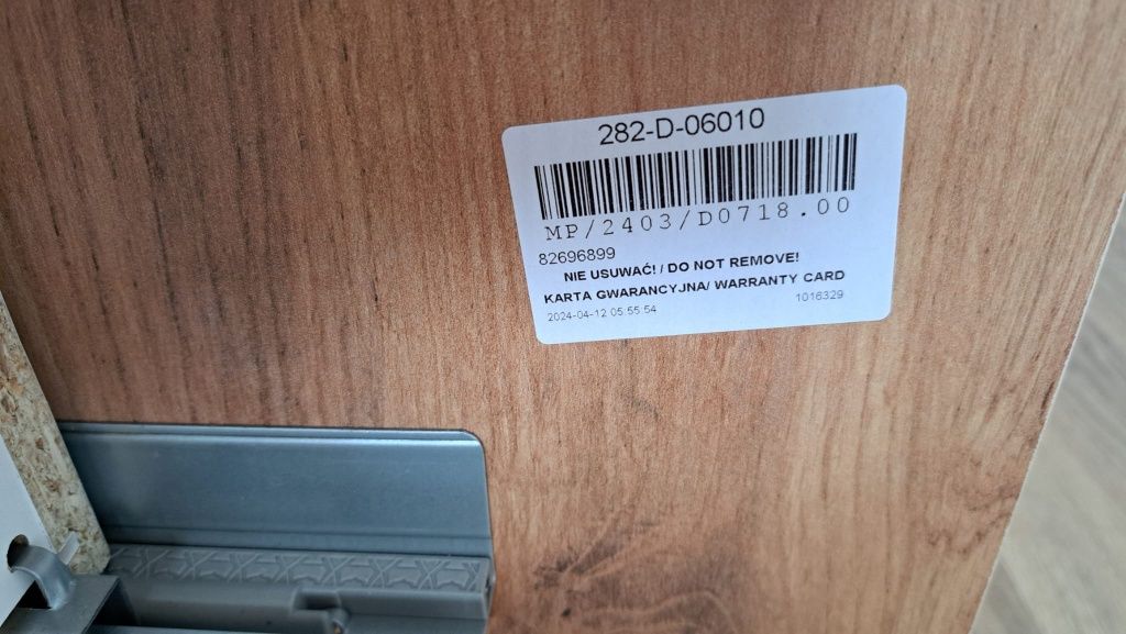 Nowa szafka łazienkowa z umywalką