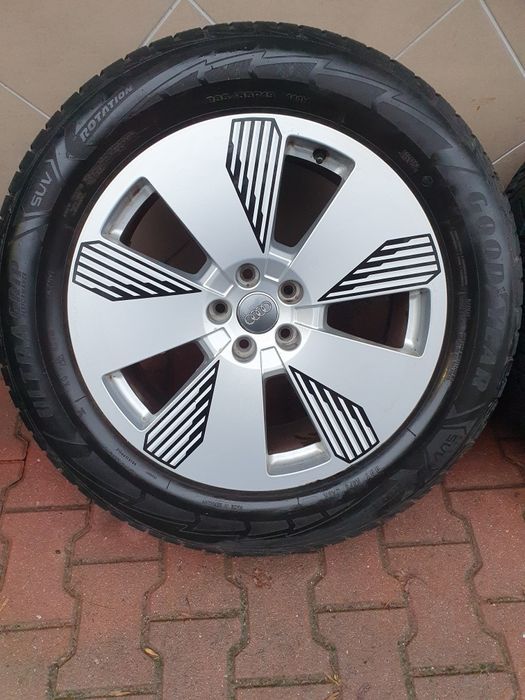 Oryginalne Felgi Koła 19" Audi Q7 E-Tron 5x112 Et34+255.55.19 Goodyear
