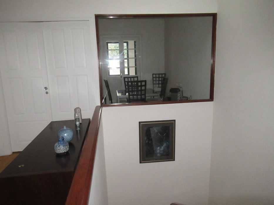 Arrenda-se moradia t2 com quintal