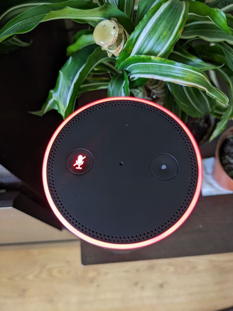 Розумна колонка Amazon Alexa Echo Plus Black SK705DI. Розумний будинок