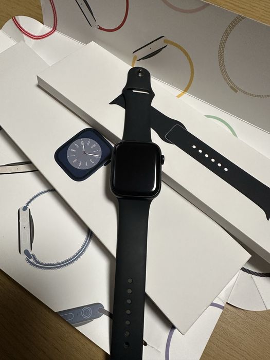 Apple Watch 8 45mm Midnight 98% Батарея