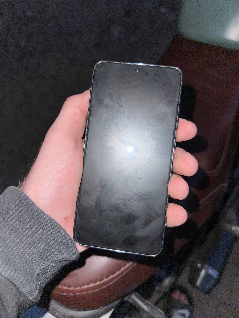 Samsung s23 8/256
