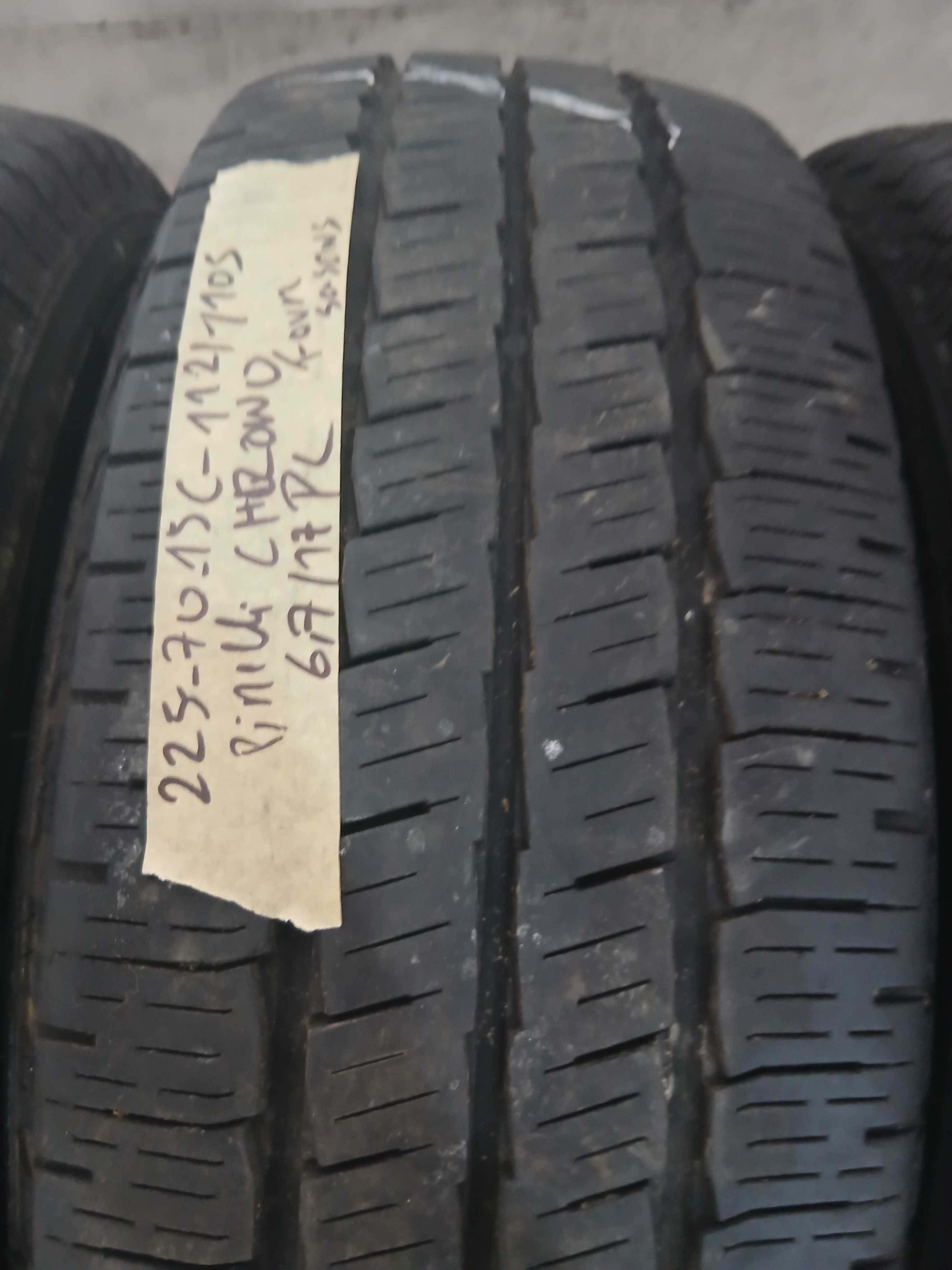 Pneus 225/70R15 C Pirelli