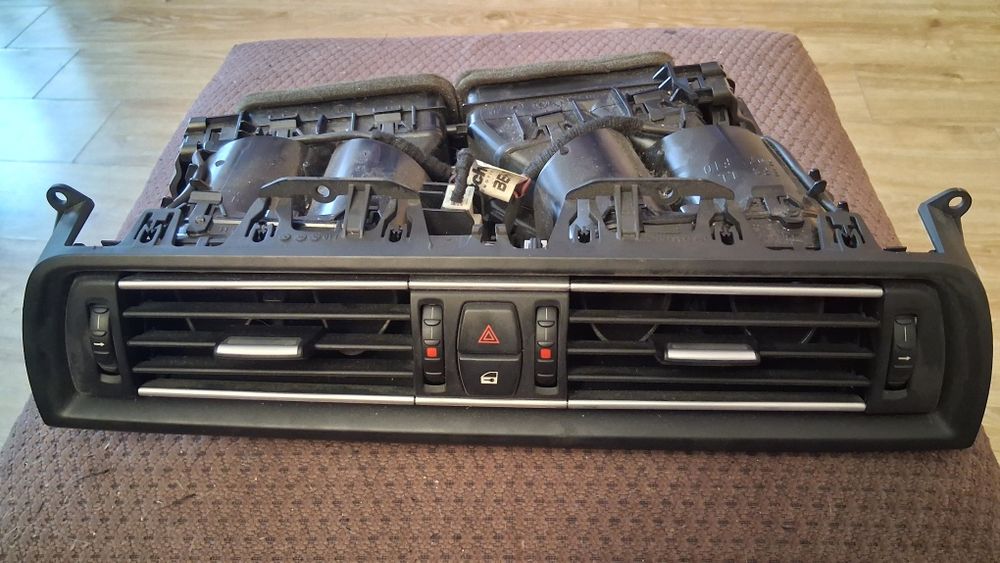 BMW kratka nawiewu F10