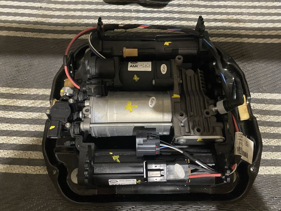 Блок Клапанів Пневмо Range Rover L405 L322 L320