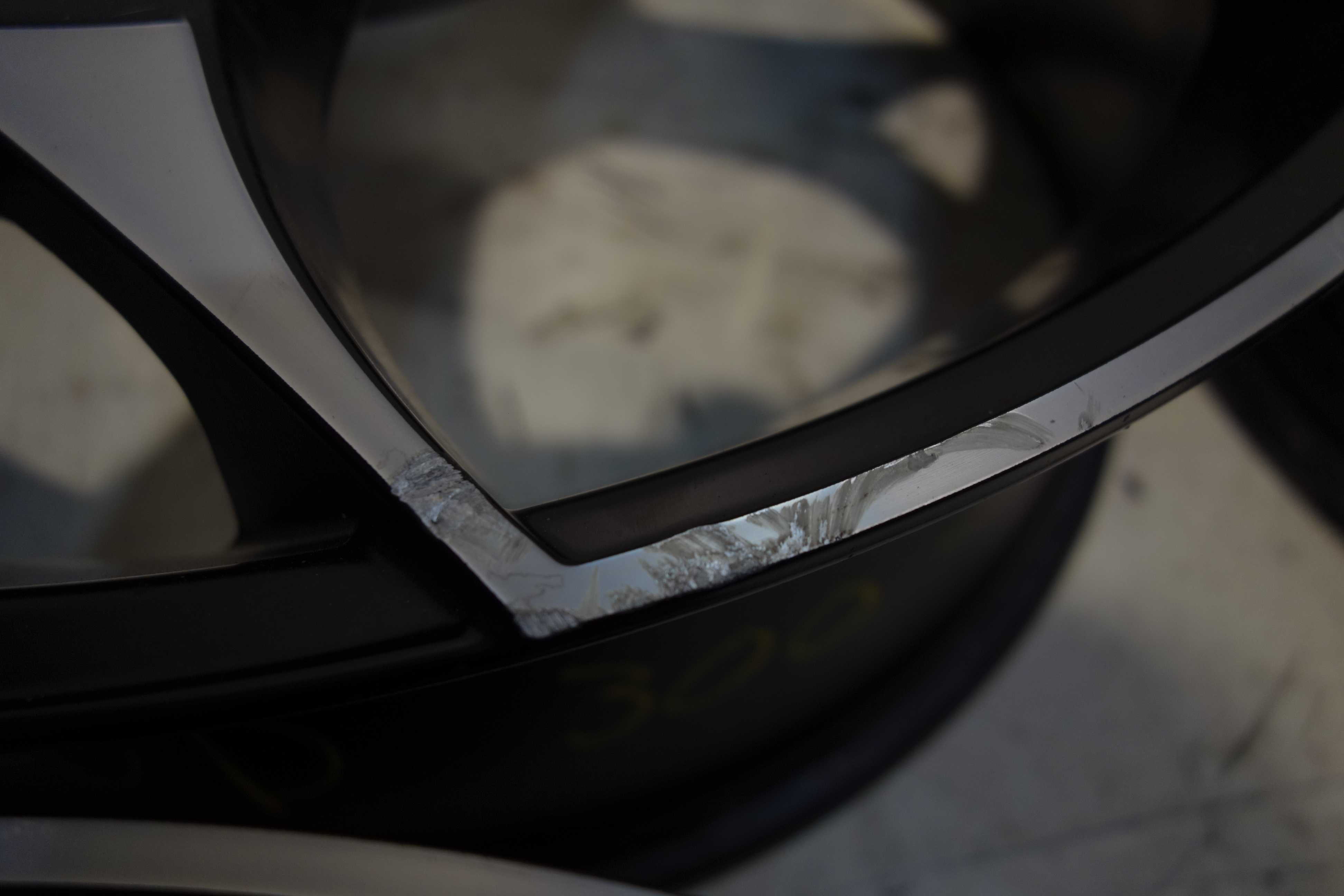 Alufelgi DESING 22" 5x114,3 Maserati Kia Czarny + Poler 686
