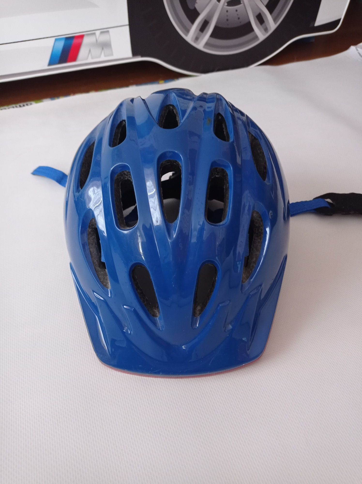 Детский шлем для катания на велосипеде 50-54 размер.