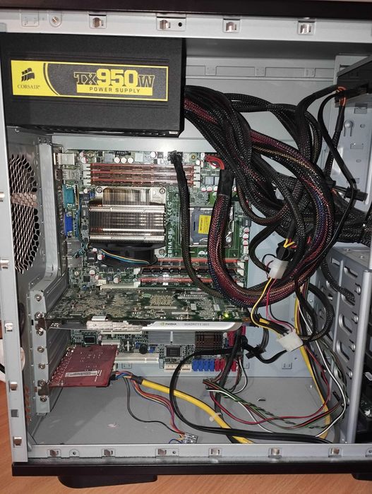 Serwerowy komputer ASUS Z8NA-D6