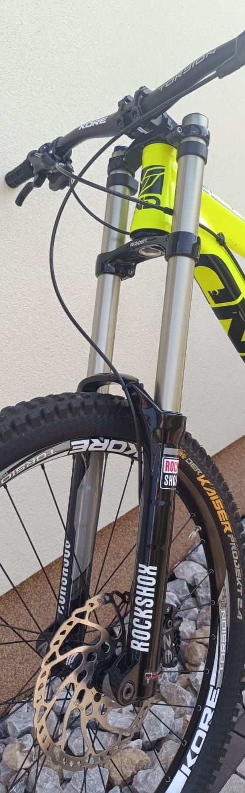 Rower zjazdowy YT TUES Downhill DH