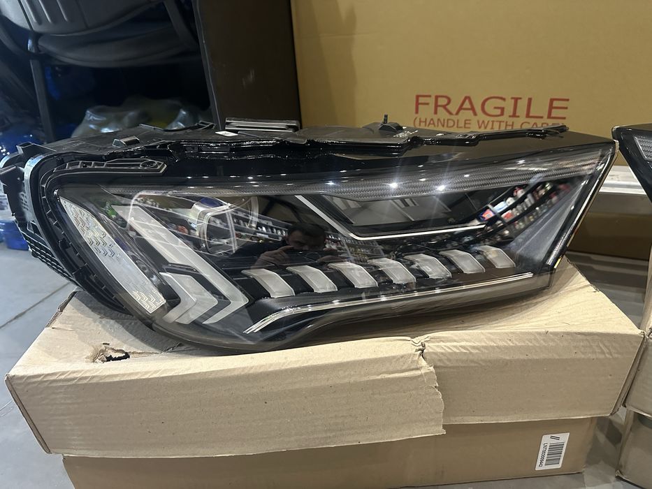 Фара фари комплектні Audi Q7 Full Led Matrix 2020+