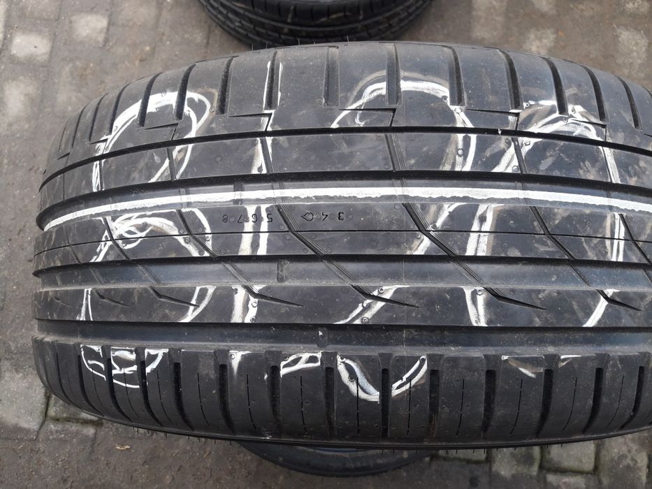 NOKIAN Z line SUV ; 265/45R20 , pojedyńcza opona letnia .