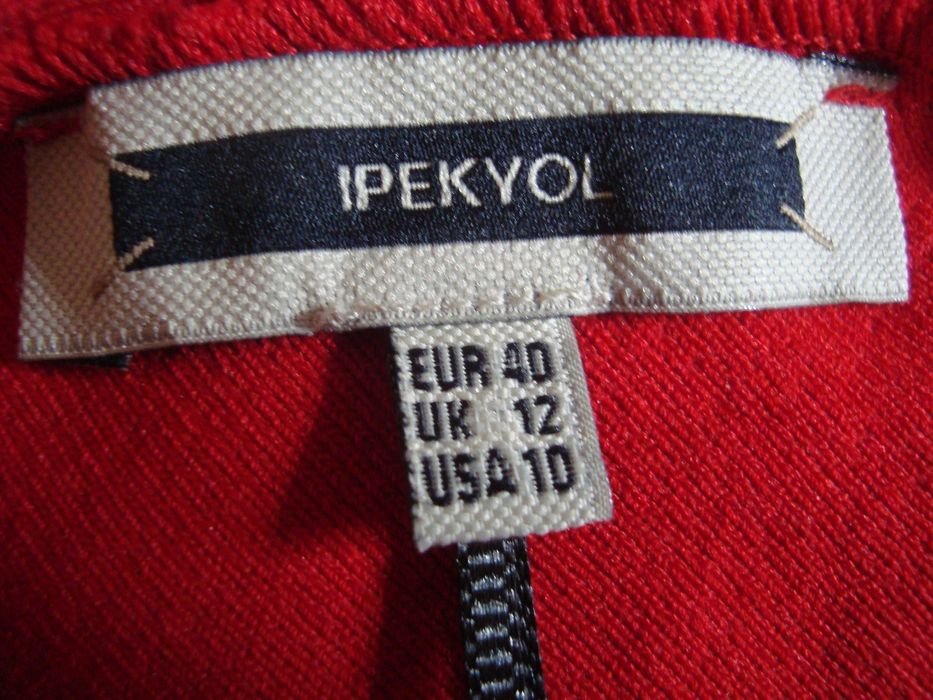 Красивое нарядное  платье из плотного трикотажа бренда IPEKYOL