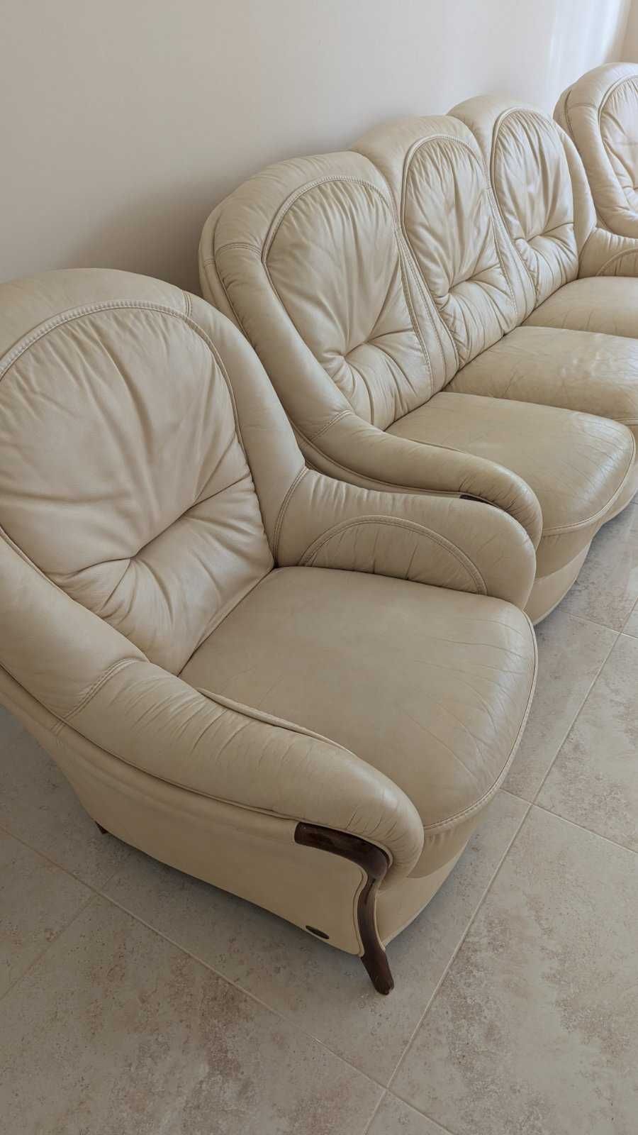 Продам Шикарный кожаный комплект. "Borzalino"  Диван и два кресла.