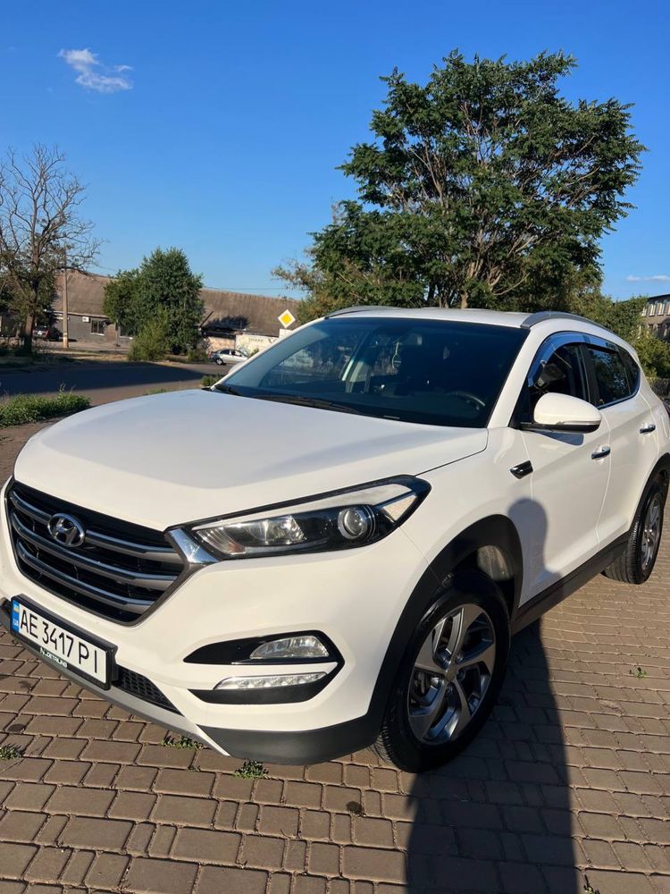 Продаю автомобиль Hyundai Tucson 2016