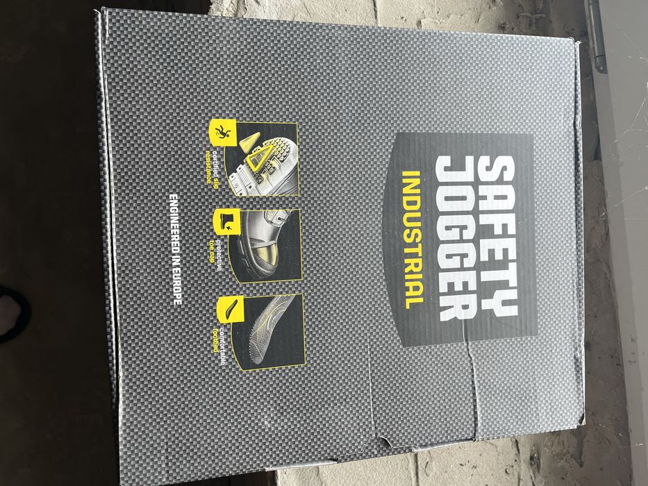 Продам зимове взуття