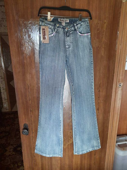 Джинсы женские молодежные стильные стрейч