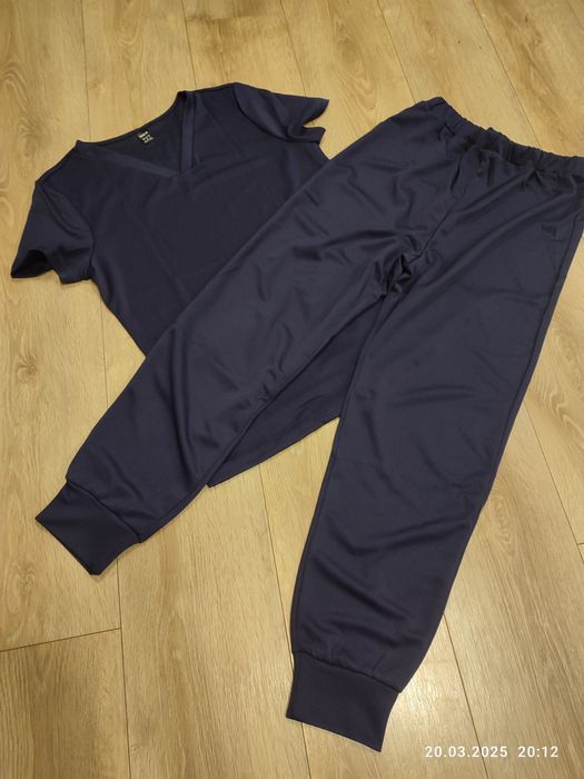 Nowy granatowy mundurek medyczny rozmiar S