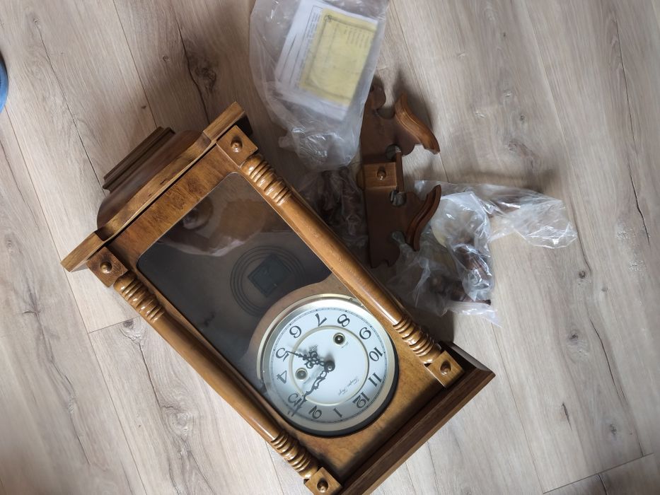 Zegar ścienny wiszący drewniany nowy