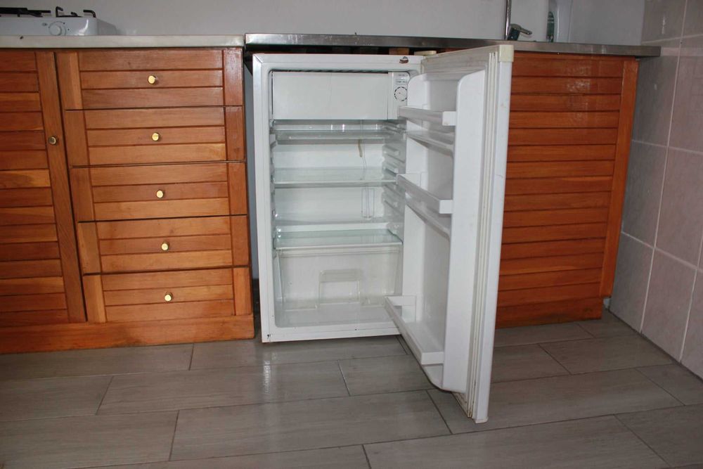 Frigorifico pequeno a funcionar em perfeitas condições