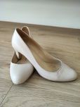 Buty szpilki skóra skórzane Stella rozmiar 38 beżowe