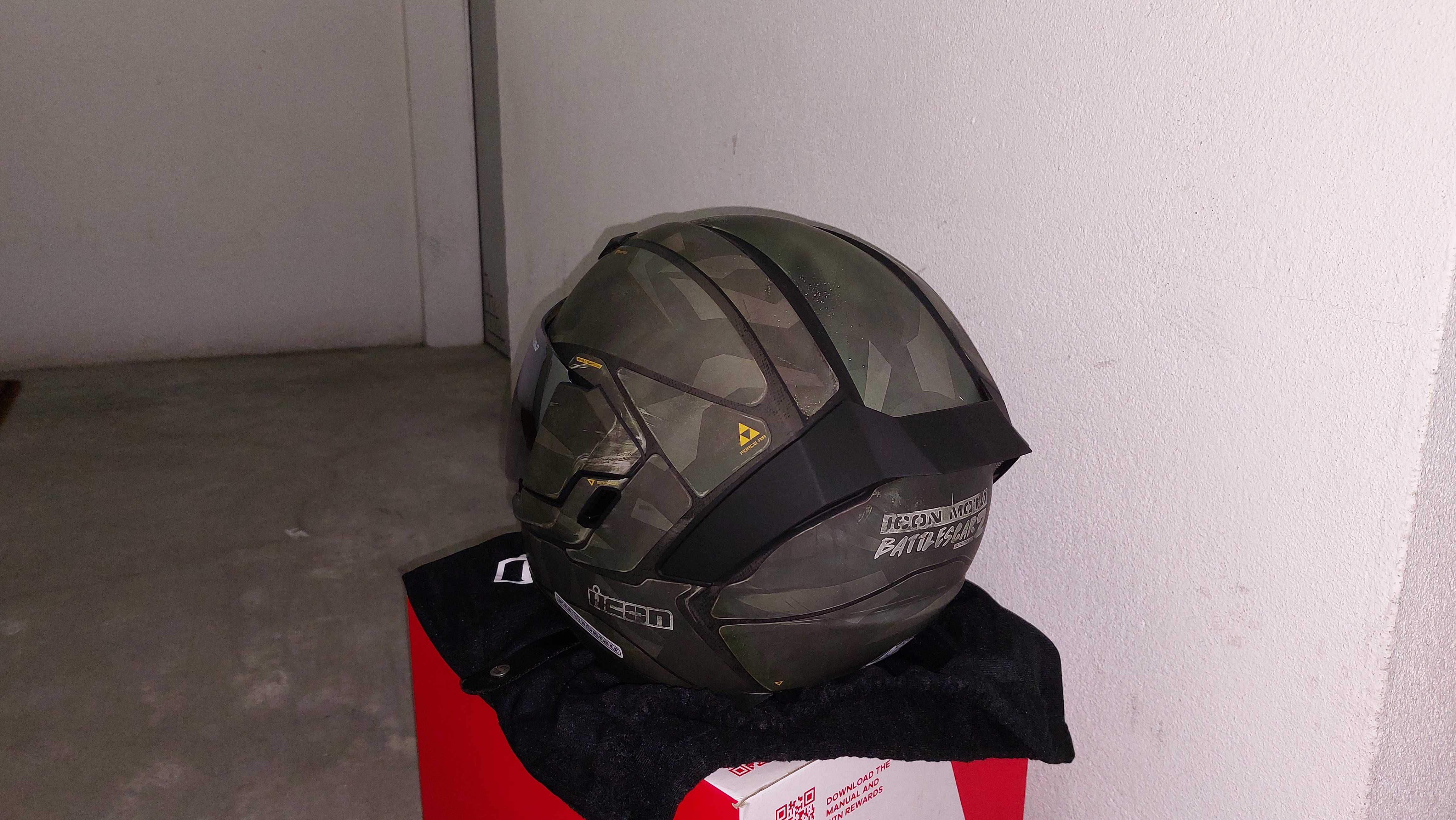 Capacete integral Icon Airflite Battlescar 2 impecável!!