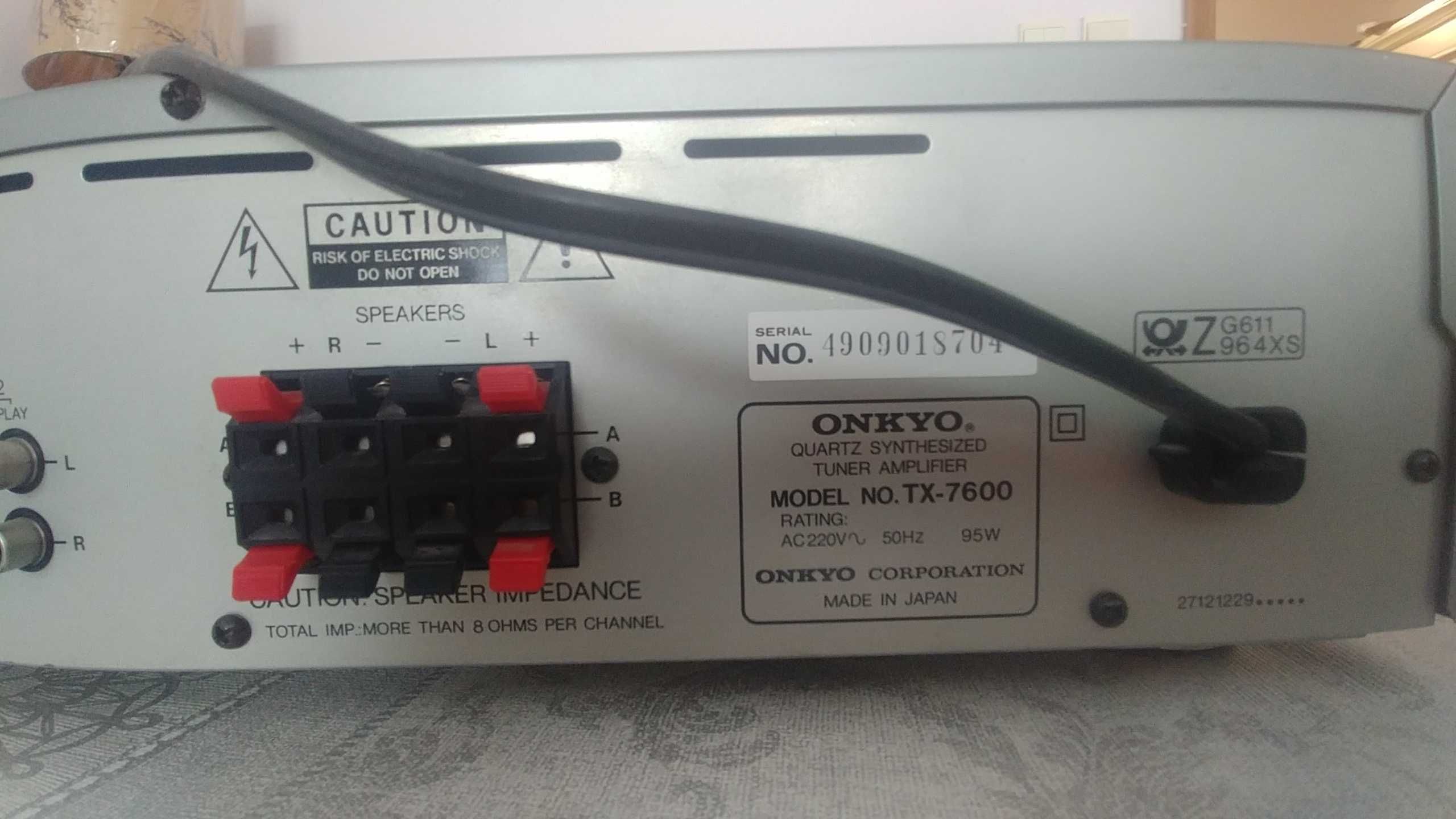 Amplituner ONKYO