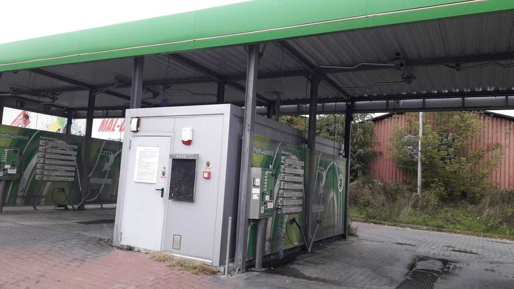 Myjnia samoobsługowa bezdotykowa z 4 stanowiskami